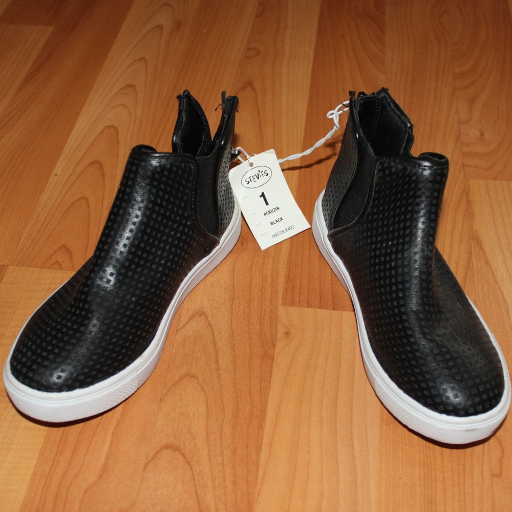NEW Stevies Cruzin Black Hi Top Casual Sneakers